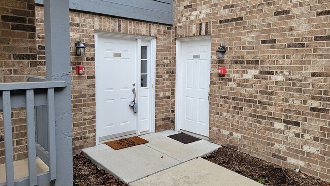 Building Photo - 15 Foxcroft Rd