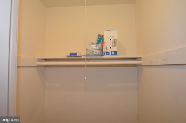 Building Photo - 160 Talbott St