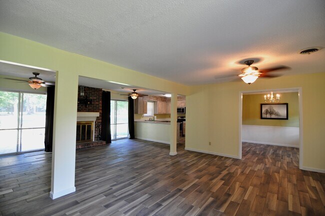 Building Photo - Golf Course Rancher