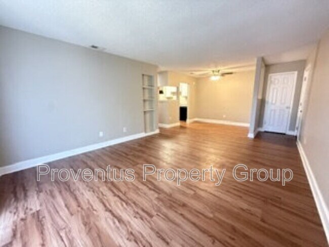 Building Photo - 500 N Crow Rd