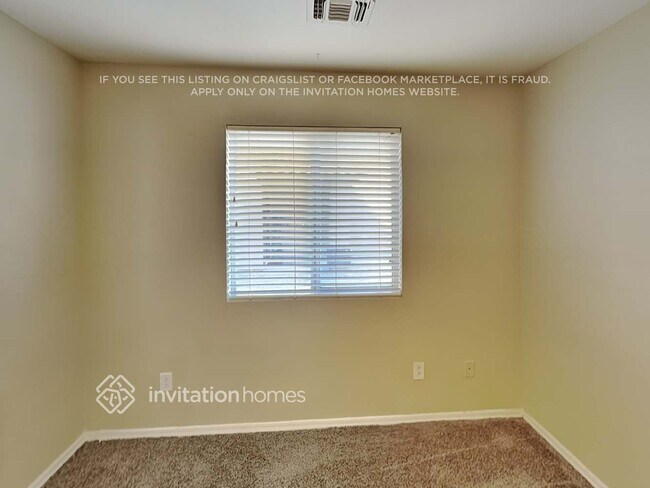 Building Photo - 1325 E Saguaro Trail