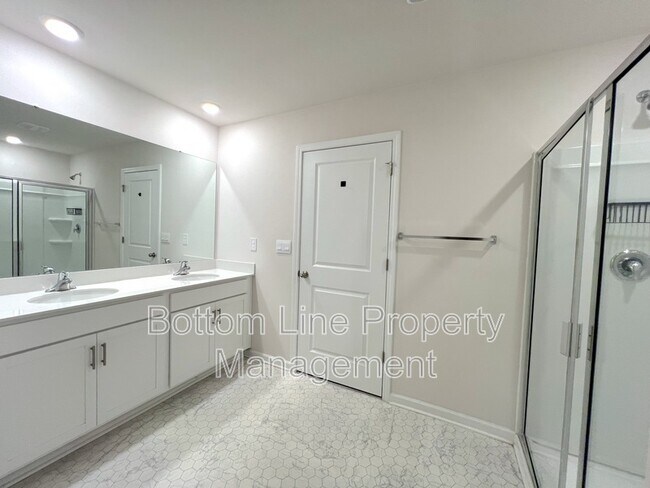 Building Photo - 1603 Blue Velvet Ln