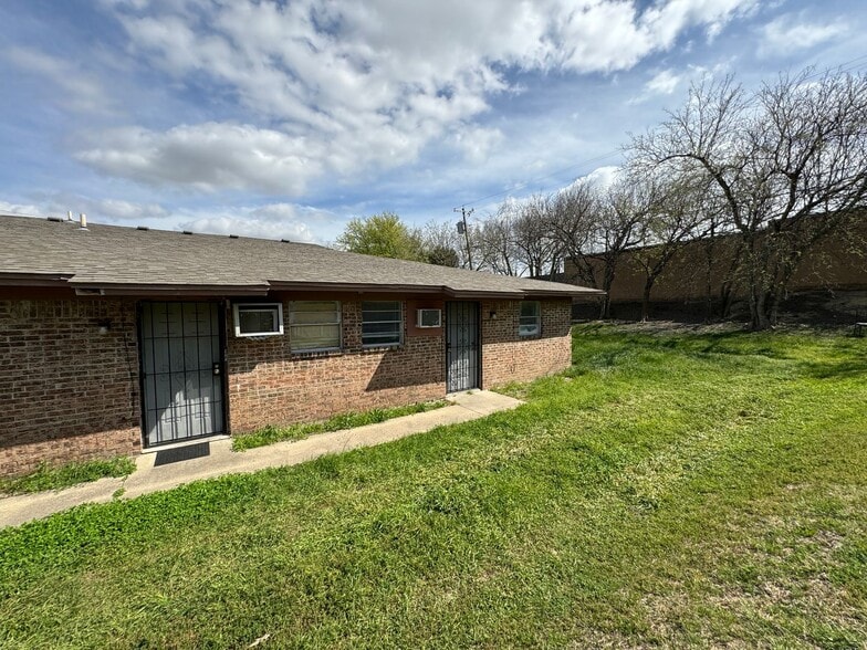 Building Photo - 505 Sunset Ln