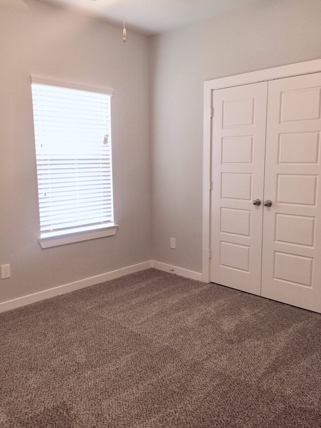 Building Photo - LUXURY 2 STORY DUPLEX LOCATED IN MIDLOTHIAN, TEXAS!