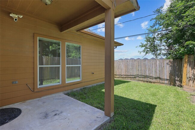 Building Photo - 10302 Buffum St