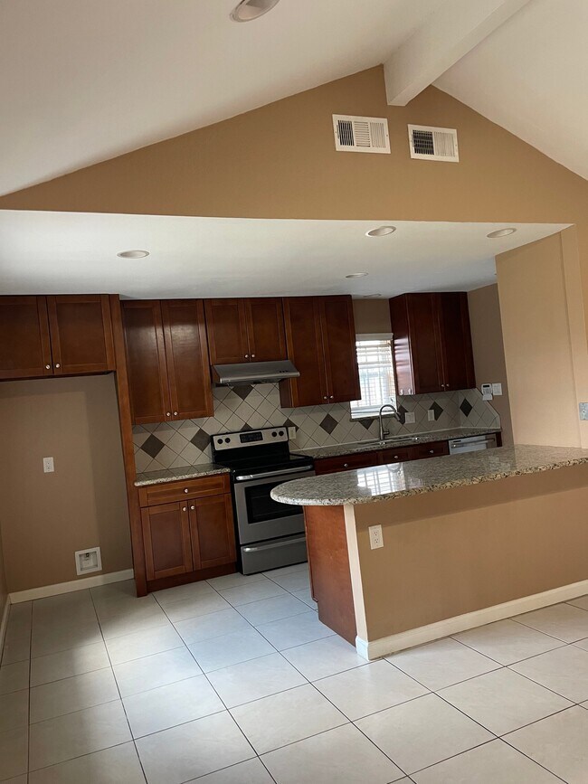 Building Photo - 12015 Sea Shore Dr