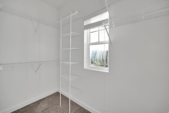 Building Photo - 5171 W Dock St