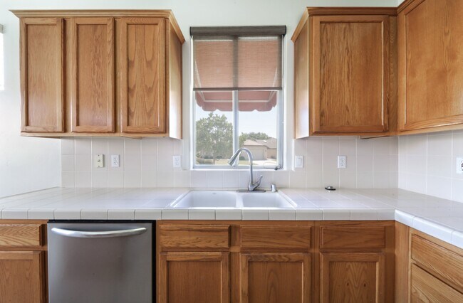 Building Photo - 9802 Bourbon Rose Ct