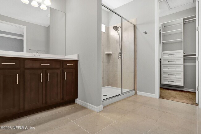 Building Photo - 53 Falling Water Ct