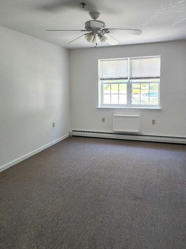 Building Photo - 1 bed, 1 bath independent senior living (55+ years of age) heat, hot water, & electricity include...