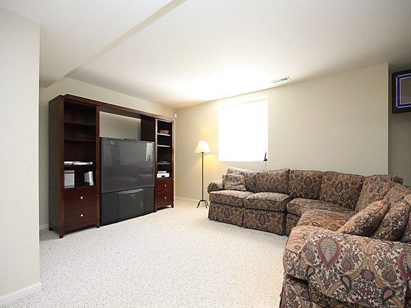 Building Photo - 5203 Scott Cir
