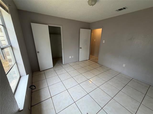 Building Photo - 737 Woodland Ct