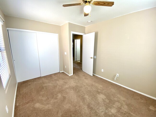 Building Photo - 45639 W Barbara Ln