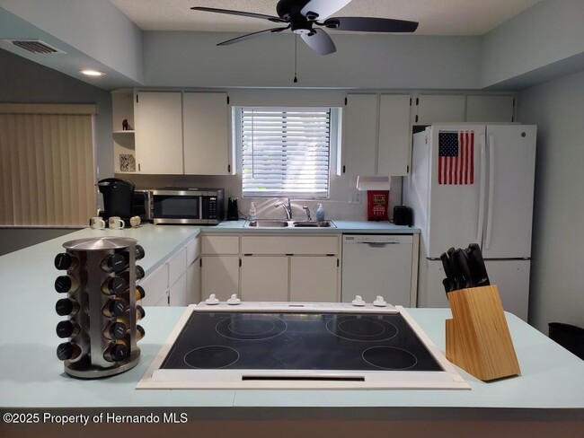 Building Photo - 6630 River Run Blvd