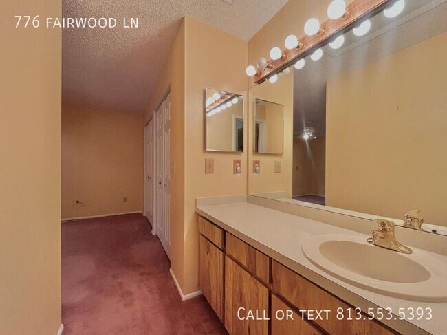Building Photo - 776 Fairwood Ln