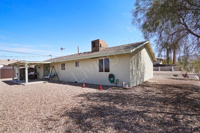 Building Photo - FURNISHED 2bd 2ba HOME