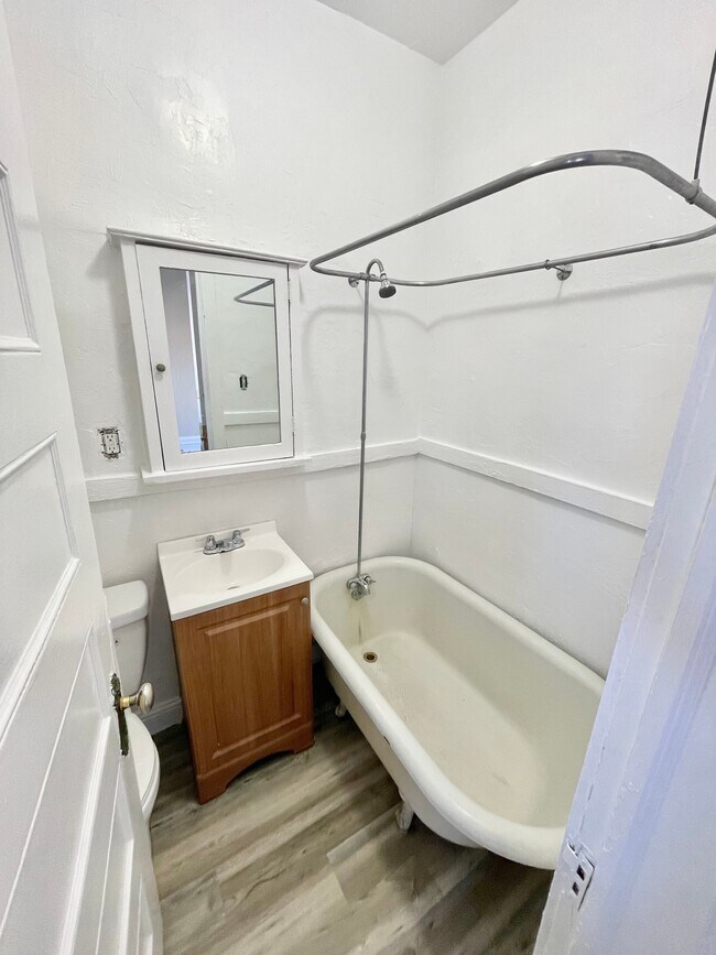 IMG_5723 - Cross Apartments