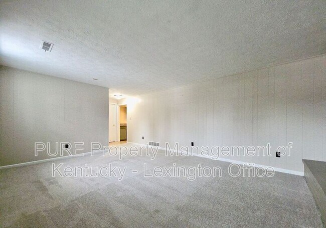 Building Photo - 3462 Lansdowne Dr