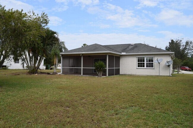 Building Photo - Beautiful 2 Bedroom 2 Bath with garage
