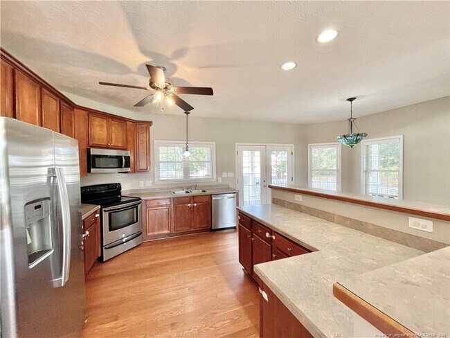 Building Photo - 108 Canyon Ct
