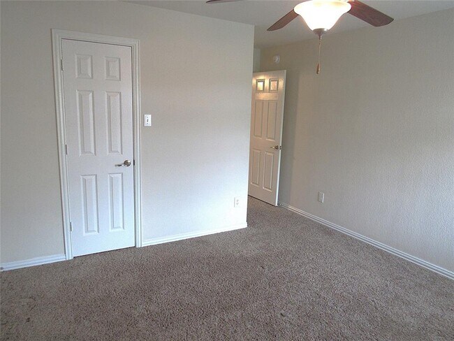 Building Photo - 24434 Sundance Spring Dr