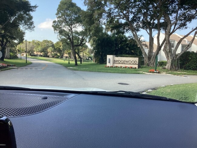 Building Photo - 00 Bridgewood Dr