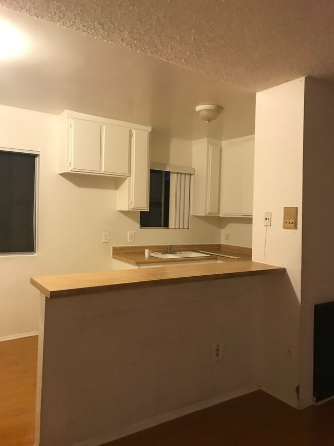 Building Photo - 20947 Bryant St
