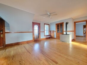 Building Photo - 402 Hevey St