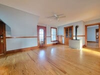 Building Photo - 402 Hevey St