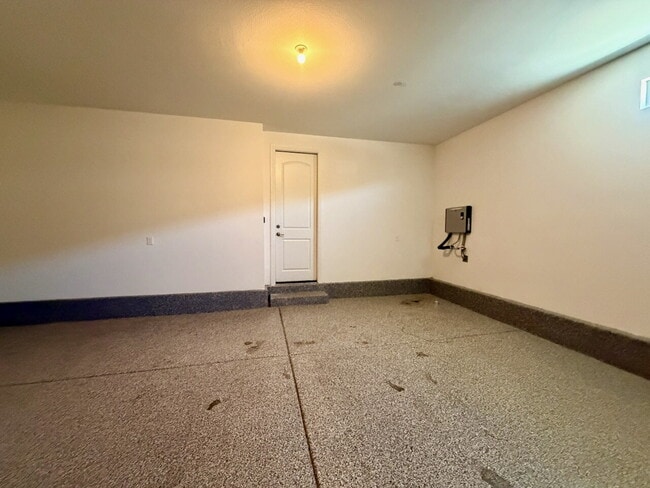 Building Photo - FULLY FURNISHED 3 BED 2.5 BATH 2 CAR GARAGE MODEL HOME FOR RENT IN CADENCE