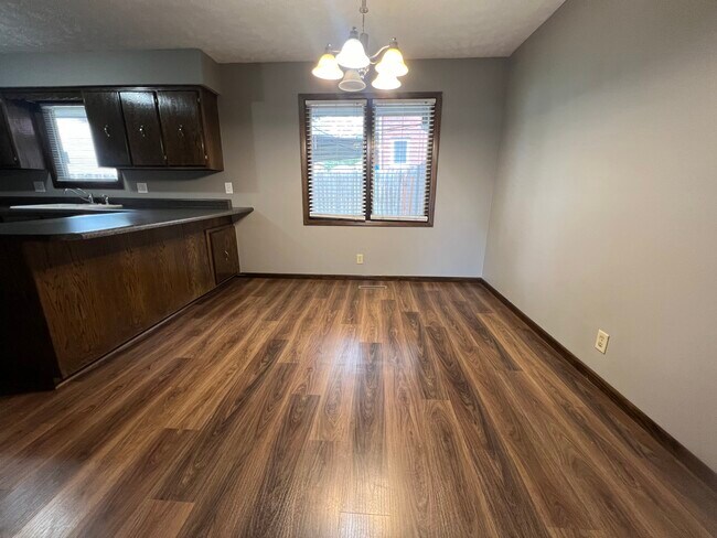 Building Photo - 5034 Meredeth St