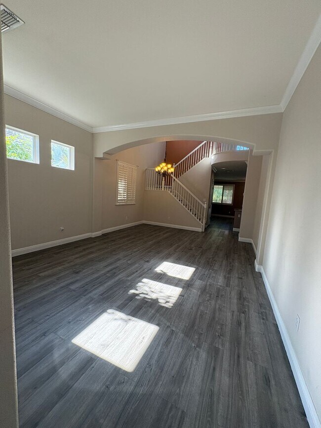 Building Photo - 139 Ainger Cir