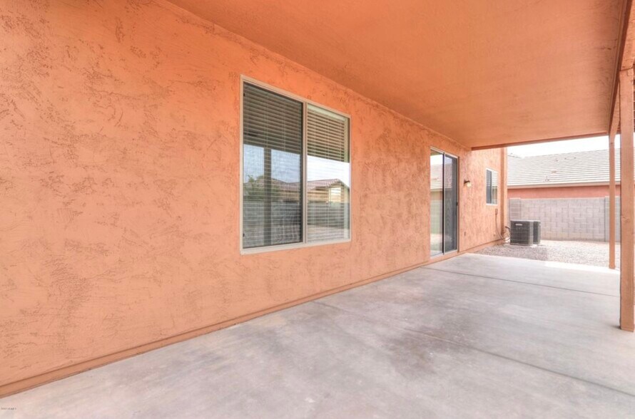 Building Photo - 45694 W Ranch Rd