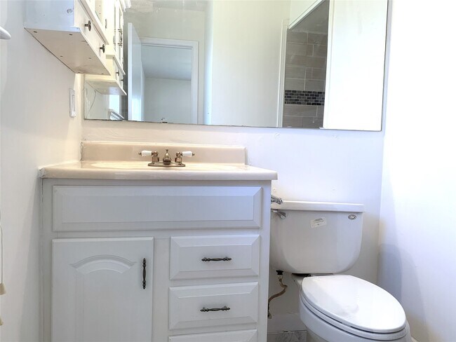 Building Photo - 13611 Elm Ct