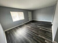 Building Photo - Bexvie Village Townhomes - Renovated unit