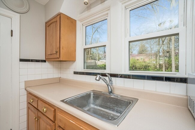 Building Photo - 2B/1B Charming Single Family home in Glend...