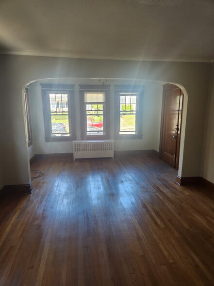 Building Photo - 1004 Fisk St