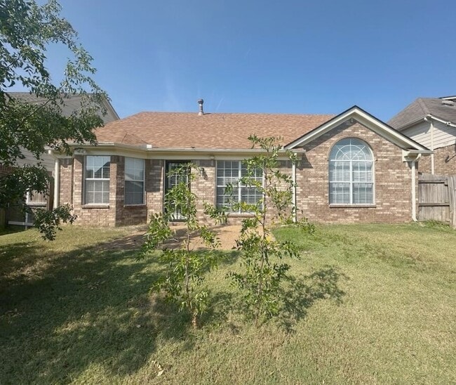 Building Photo - 4852 Ashcroft Dr