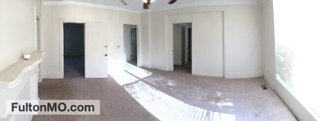 Building Photo - 301 West 5th Street Apartment A