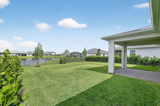 Building Photo - 14335 SW Skye Dr