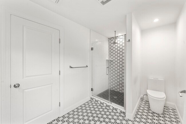 Building Photo - 54 Villa Ave