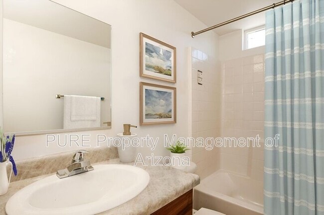 Building Photo - 6077 N 60th Ave