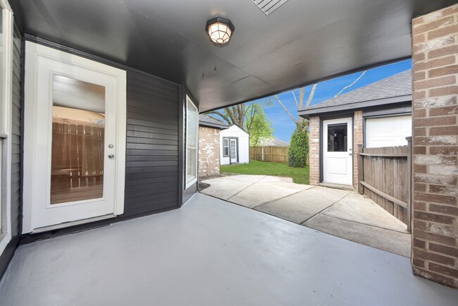 Building Photo - 1114 N Nottingham