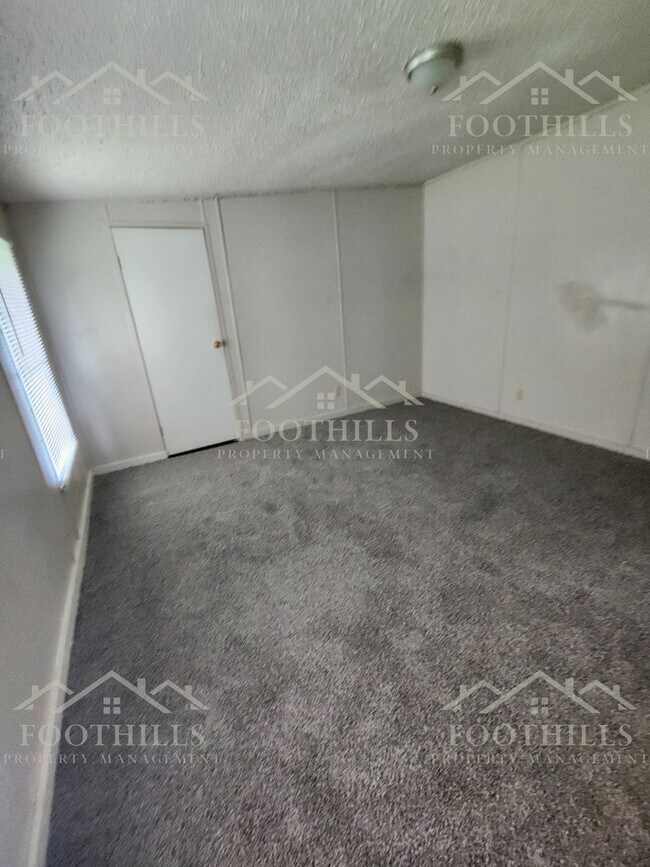 Building Photo - Country Comfort on Half an Acre – 3BR/2BA ...