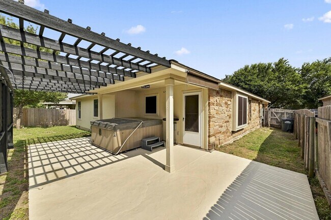 Building Photo - 919 Flanagan Dr