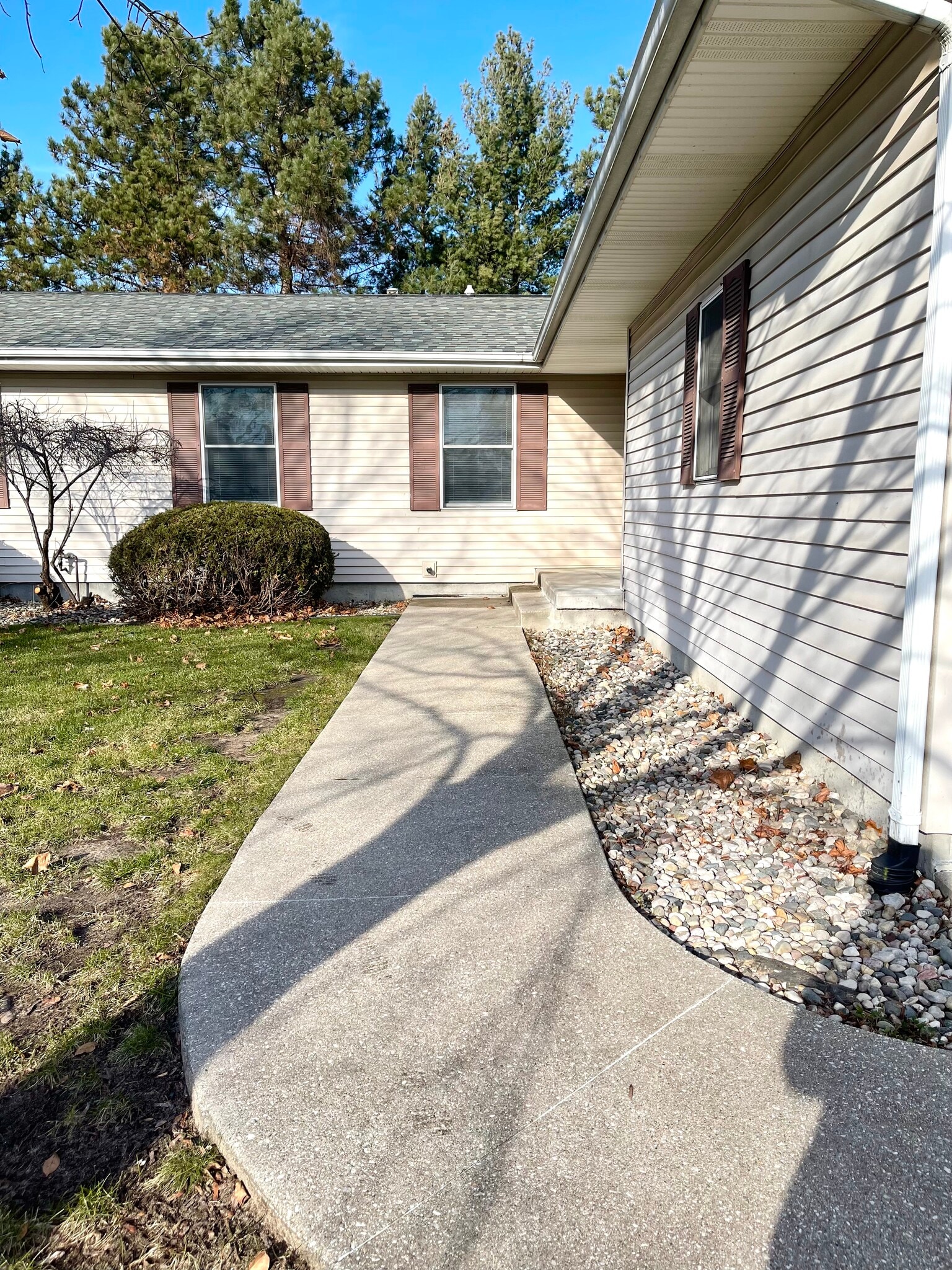 Building Photo - 1509 Manor Ln