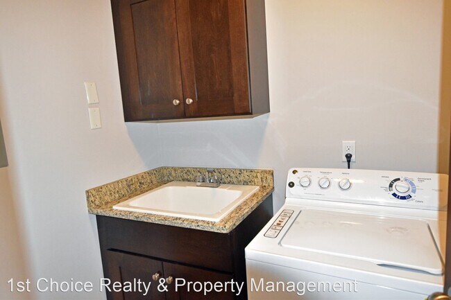 Building Photo - 3 br, 2.5 bath House - 6275 Windemere