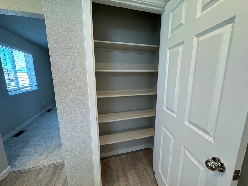 Building Photo - 5748 Thurless Ln