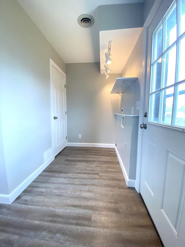Building Photo - 2429 Bellfield St