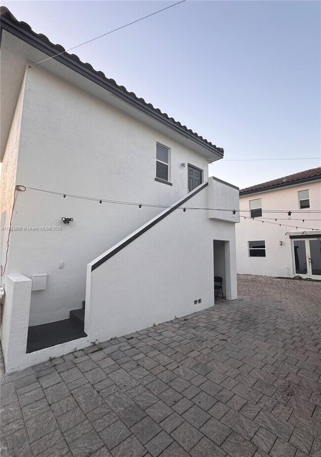 Building Photo - 16934 SW 92nd St Cir